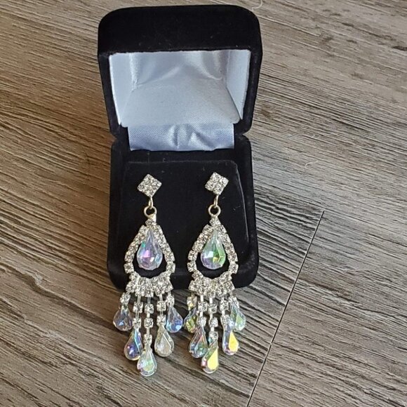 Earrings - Picture 1 of 4